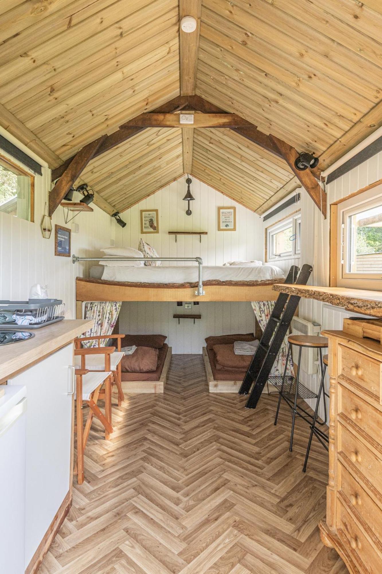 Dartmoor Reach Alpaca Farm Heated Cabins 5 Mins Drive To Dartmoor Bovey Tracey Room photo