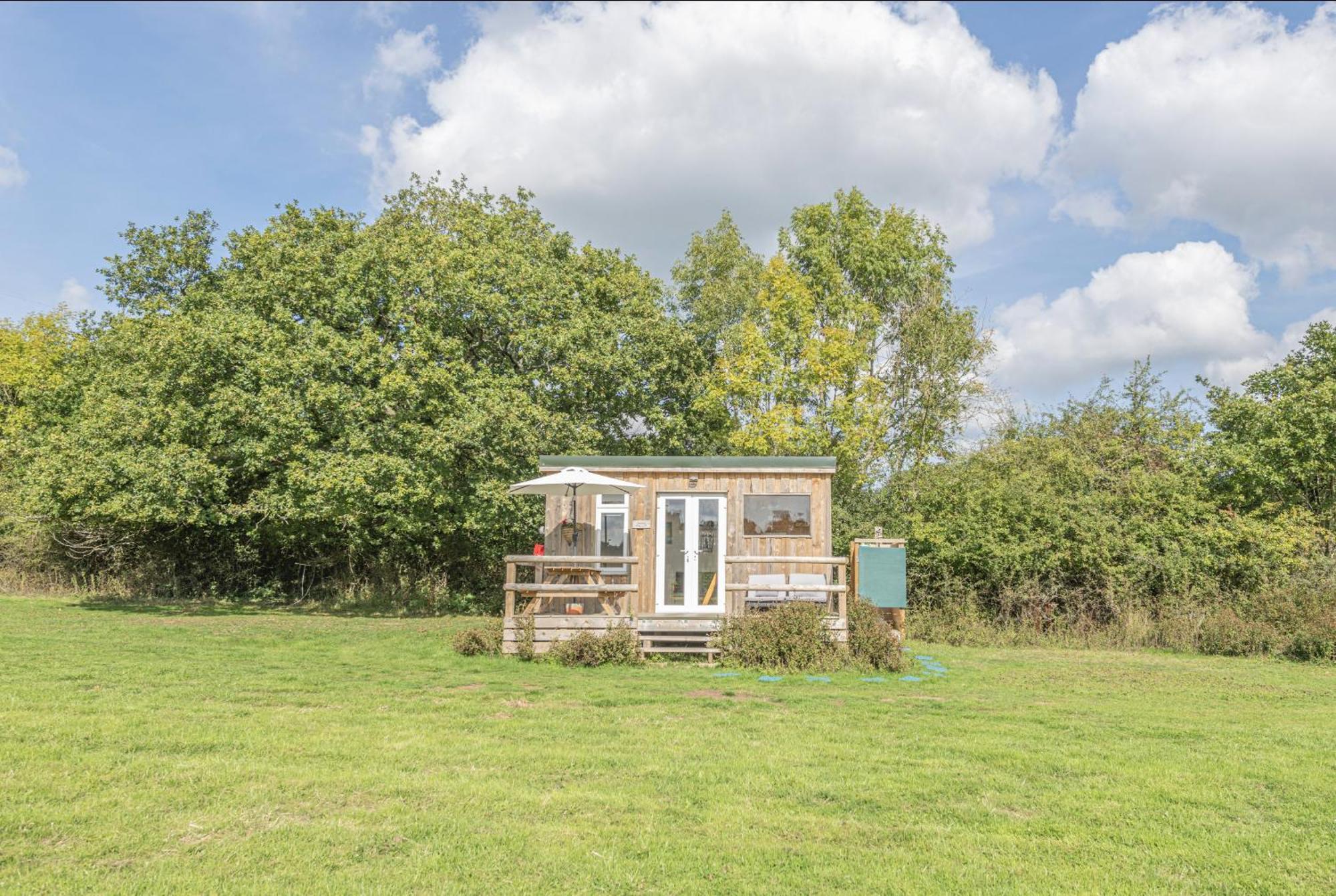 Dartmoor Reach Alpaca Farm Heated Cabins 5 Mins Drive To Dartmoor Bovey Tracey Exterior photo